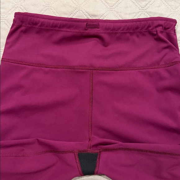 Athleta Ultímate Stash Pocket Capri. - Picture 16 of 16